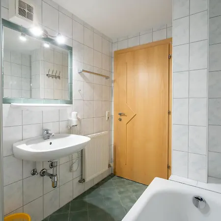 Modern In Saalbach-hinterglemm With Sauna