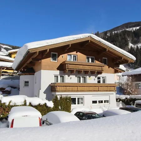 Modern In Saalbach-hinterglemm With Sauna